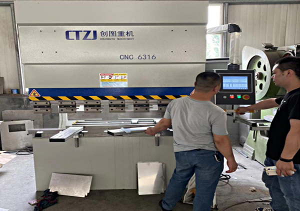 小型數(shù)控折彎機