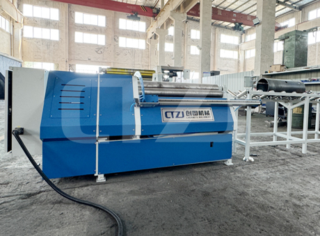 小型四輥卷板機(jī)2